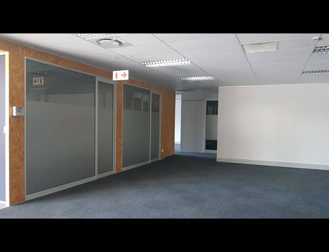 1,004M² OFFICE TO LET IN TYGER VALLEY